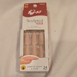 ❤️10/$20 New Kiss Sculpted Color Voluminous Nails in Nude